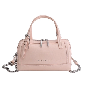 Sac oreiller en cuir rose avec chaîne argentée et poignées pour femmes