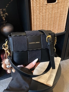 Vintage Woven Crossbody Bag For Women Faux Leather Suede Spliced Small Square Bag With Plush Charm Metal Chain Strap Shoulder Bag