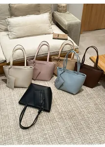 Set minimalistischer Leder-Tote-Bags mit passenden Reißverschlusstaschen in vielen Farben