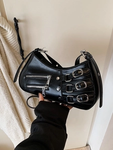 Schwarze Retro-Punk-Achseltasche aus PU-Leder mit Silberschnallen und Reißverschluss