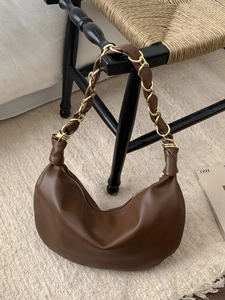 Sac Hobo pour Femmes en Cuir PU Mode Grande Capacité Minimaliste Sac à Épaule Sous le Bras Avec Bandoulière Chaîne en Métal Sac Dumpling Coréen Élégant