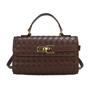 Borsa a mano in pelle intrecciata marrone scuro con manico e chiusura a girello oro