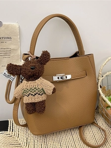 Sac Seau Vintage en Cuir PU à Motif Litchi pour Femmes Avec Pendentif Ours Fermoir en Métal Sac à Main Bandoulière