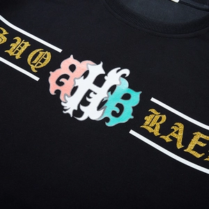 Oversized black crewneck sweatshirt with vintage gothic letter printing and street style