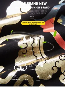 Makroaufnahme von schwarzem Baumwollstoff mit goldenem Cloud-Print und Textur