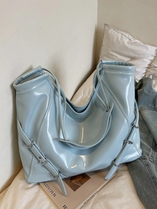 Sac fourre-tout tendance en cuir verni bleu clair avec grande capacité et boucles argentées