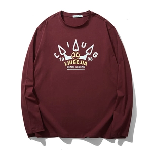 Burgundy long sleeve t-shirt with retro crown print and loose fit streetwear style