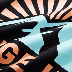Herren Übergroßes Langarmshirt mit orangefarbenem GE-Buchstabendruck und Grafikdesign