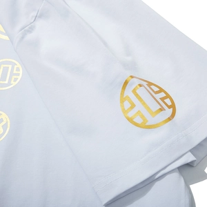 Short sleeve T-shirt with premium golden geometric logo print on the sleeve detail
