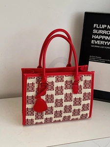 Borsa tote in tela rossa e beige con motivi di doppia felicità per sposa e nozze