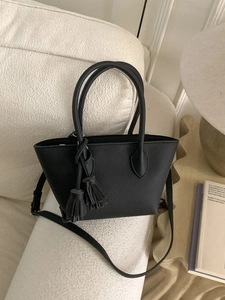 Women Minimalist PU Leather Bucket Bag Elegant Retro Handbag With Tassel Fashion Crossbody Bag Daily Commuting Purse