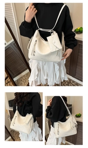 Détail de l'ensemble sac fourre-tout blanc en cuir PU avec pochette enveloppe amovible
