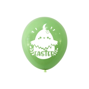 Détail d'un ballon de Pâques vert avec un poussin mignon et lettrage floral blanc
