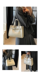 Détail du sac à main crème avec bandoulière et boucle élégante en gros plan de haute qualité