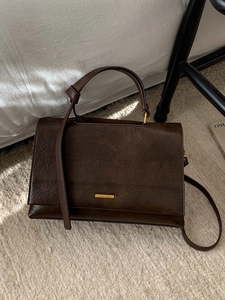 Women Minimalist PU Leather Handbag Vintage Solid Color Large Capacity Shoulder Crossbody Bag With Metal Logo Versatile