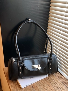 Women Retro PU Leather Barrel Underarm Bag Solid Color Shoulder Bag With Heart Pendant Rivets Fashion Boston Handbag