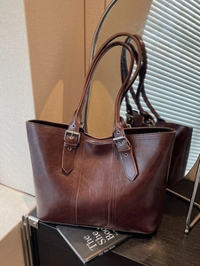 Vintage large capacity brown tote bag with glossy leather and adjustable shoulder straps