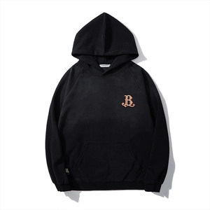 Sweat à capuche noir en coton épais avec broderie B gothique orange et poche kangourou
