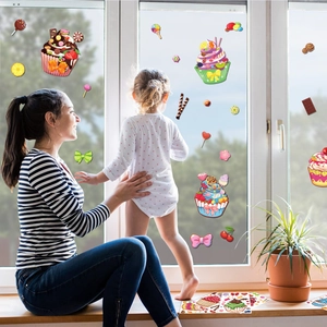 DIY Fenstersticker mit Cupcake und Eiscreme Motiven für Kindergeburtstag Dekoration