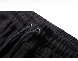 Détail du jogging de sport pour hommes avec taille élastique et cordons réglables