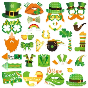 Kit d'accessoires photo Saint-Patrick avec trèfles verts et chapeaux irlandais
