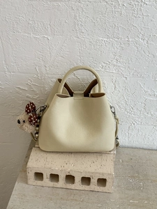 Women's PU Leather Bucket Bag Minimalist Lychee Texture Handbag With Bear Charm Sweet Crossbody Shoulder Bag For Daily Use