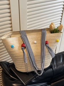 Sac Fourre-tout en Paille Tissée Mode d'Été pour Femmes Grande Capacité Sac de Plage Avec Pompons Colorés Bandoulière en Ruban Rayé