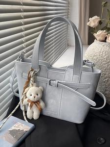 Fashion Women PU Leather Bucket Bag Medium Minimalist Crossbody Shoulder Bag With Teddy Bear Charm Handbag For Daily Wear