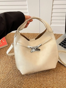 Sac Seau Vintage en Cuir PU Pour Femmes Avec Pochette Intérieure Boucle en Métal Argenté Sac Bandoulière Pour Le Quotidien