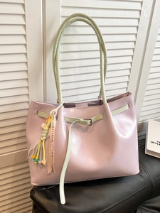 Large Capacity PU Leather Tote Bag Women Contrast Color Shoulder Handbag With Rainbow Pendant Magnetic Buckle Commuter Bag