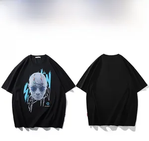 Detaillierte Vorder- und Rückansicht des schwarzen Oversized T-Shirts mit Cyberpunk-Print