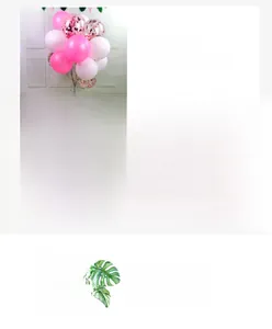 Détail de ballons en latex de 12 pouces montrant une haute élasticité et des confettis