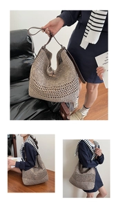 Détail du sac cabas tissé avec lanières en cuir foncé et fermeture bouton bois