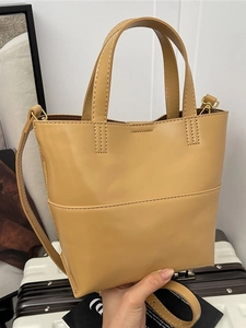 Sac fourre-tout élégant en cuir PU kaki avec bandoulière réglable et détails dorés