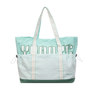 Grande borsa tote in tela con patchwork blu menta e verde e manici in fettuccia