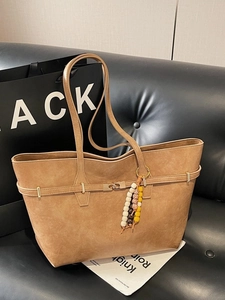 Minimalist Solid Color PU Leather Tote Bag With Metallic Lock And Beaded Pendant Large Capacity Shoulder Bag For Women Daily Work