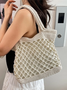 Borsa tote in paglia beige all'uncinetto con fodera interna per le vacanze estive