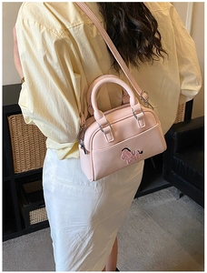 Mini sac bandoulière rose avec broderie éléphant et bandoulière amovible