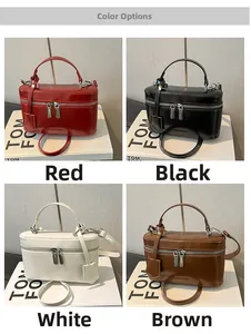Détails de sacs à main carrés brillants en rouge, noir, blanc et marron avec double fermeture