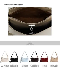 Details zur Innenstruktur und die Farbauswahl der Baguette-Tasche aus Leder auf einen Blick