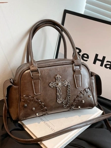 Sac bandoulière rétro marron foncé en cuir avec croix métallique et chaîne de mode