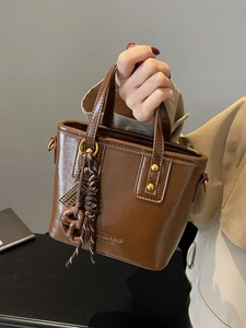 Vintage PU Leather Bucket Shoulder Bag For Women Retro Fashion Solid Color Handbag With Pendant Tassel Top Handle Messenger