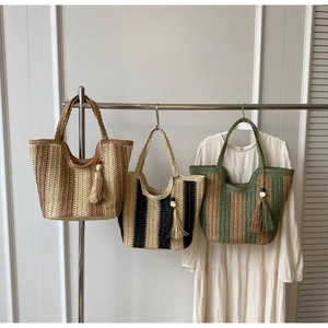 Sacs cabas en paille tissés main à rayures avec pendentifs à pompons perlés