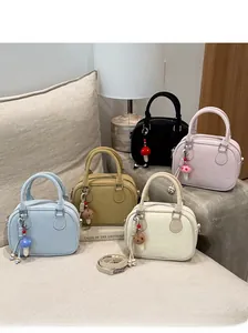 Sacs à main carrés minimalistes aux couleurs Morandi avec charmes de champignons doux