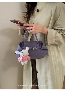 Sac sceau en cuir violet avec boucle en métal argenté et breloque de lapin mignon