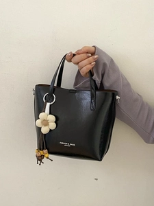 Borsa Sottobraccio Chic in Stile Coreano per Donna Primavera Estate Borsa alla Moda Pendolare a Spalla Tracolla con Ciondolo a Fiore