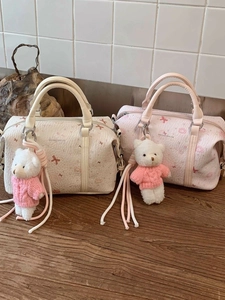 Süße bedruckte Boston-Handtasche für Damen mit Schmetterlingsmustern und Plüschbär-Anhänger
