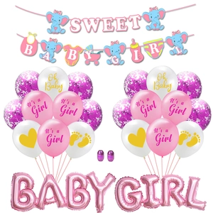 Set decorazioni festa Baby Shower rosa per bambina con palloncini e striscione su sfondo bianco