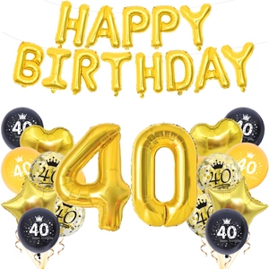 Détail du kit de ballons pour 40e anniversaire avec confettis et chiffres dorés géants