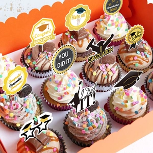 Set decorazioni per cupcake di laurea con scritte Congrats per feste a tema